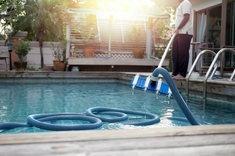 Vacuum Cleaner or Pool Robot: Which to Choose?